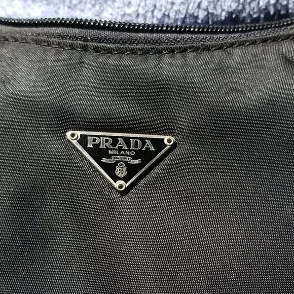 Authentic Prada black Re-Nylon Re-Edition 2000 - Picture 8 of 9
